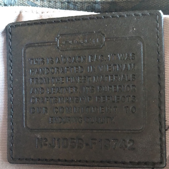 Coach purse - shoulder tote - Picture 5 of 6